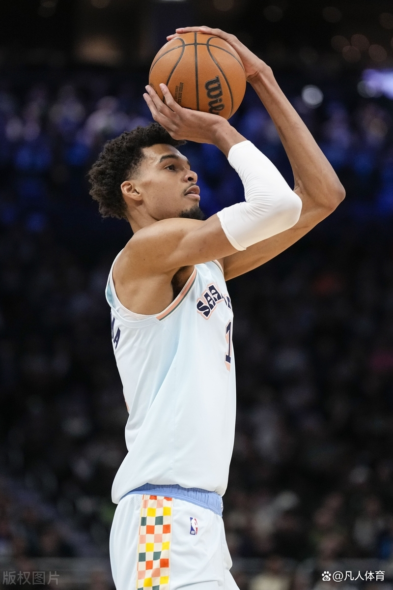 开云官网-包含马刺后卫效力亮眼，多次在关键球时刻命中关键投篮的词条