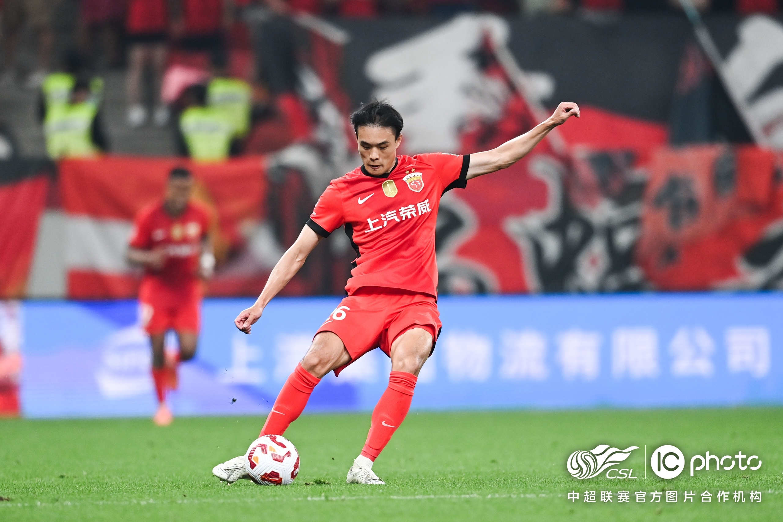 开云体育平台APP-关于广州恒大主场失利，教练组全力调整备战下轮比赛的信息