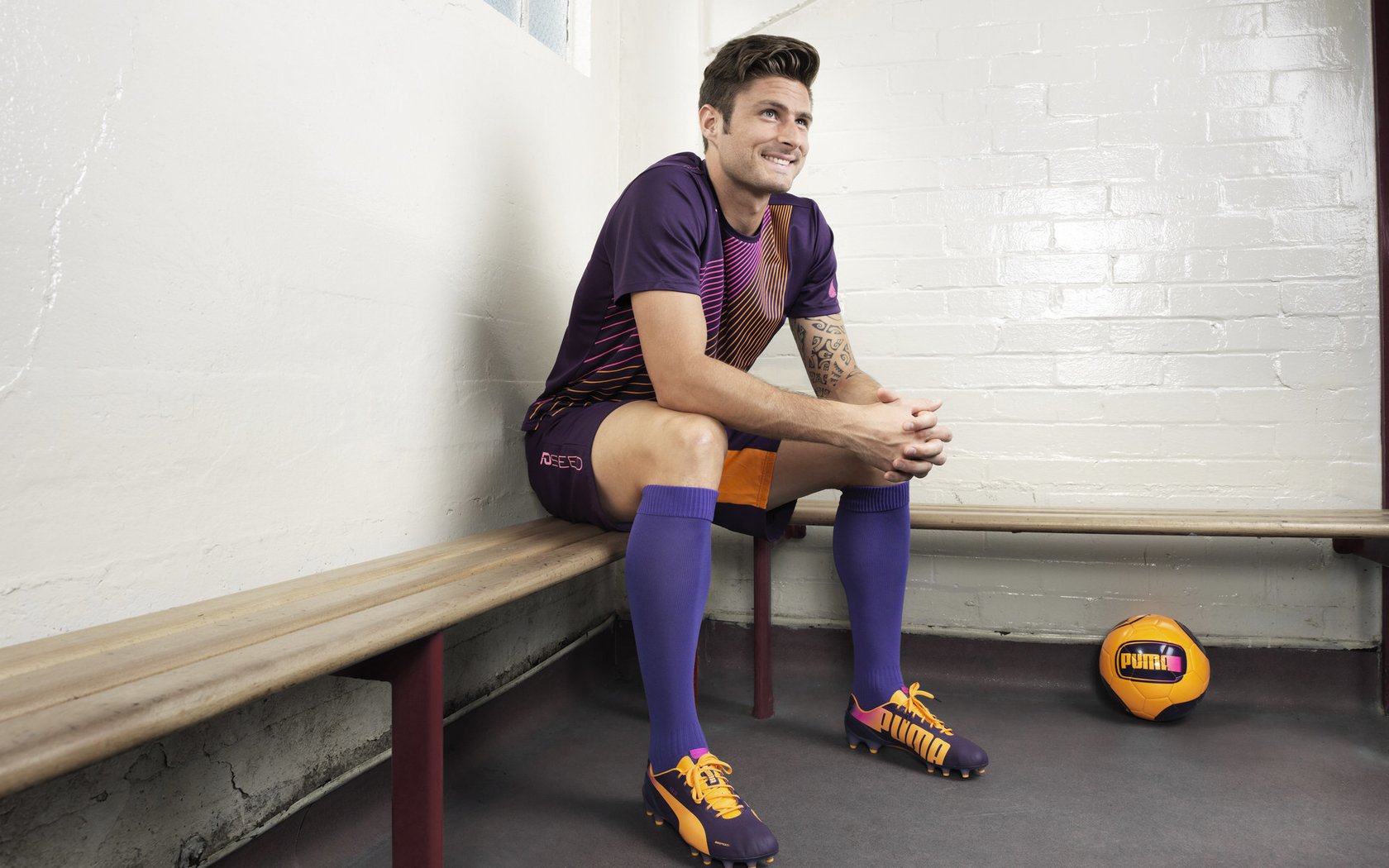 奥斯梅恩一锤定音！卡塔尔世界杯球场见证大场面先生征服莱比锡红牛